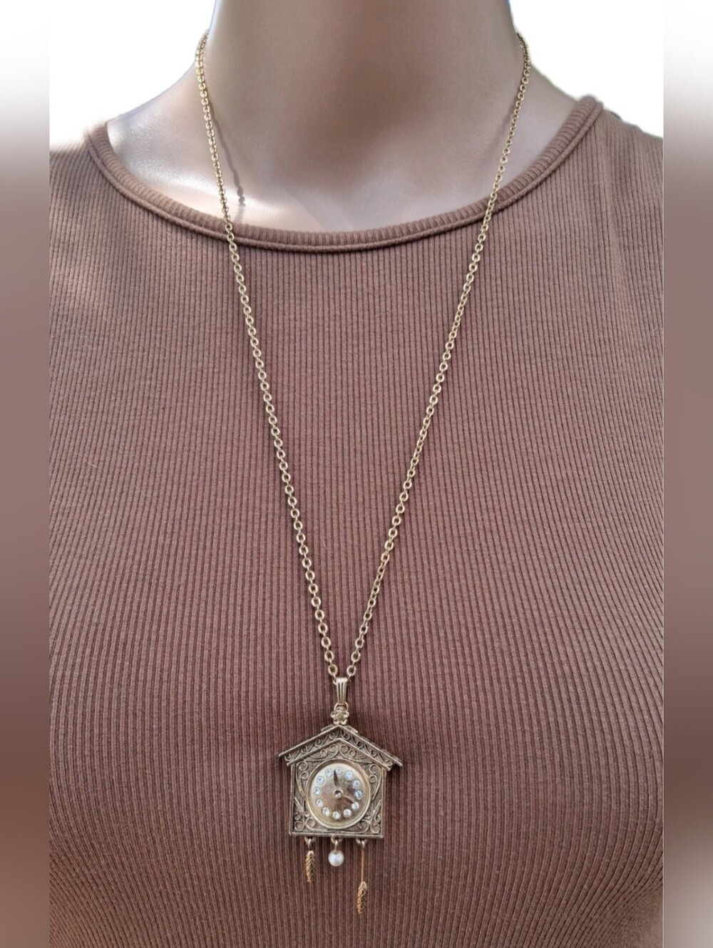 Vintage Vanda USA Cuckoo Clock Solid Perfume Locket Necklace Gold Tone